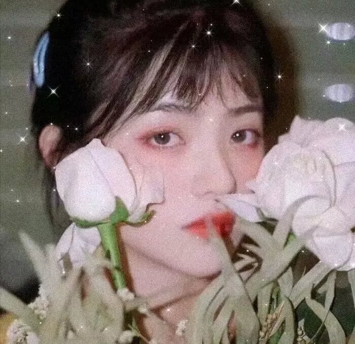 在他的阴影下